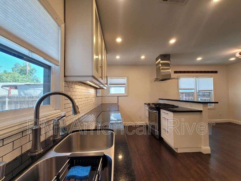2100 36th St - Photo 4 of 12