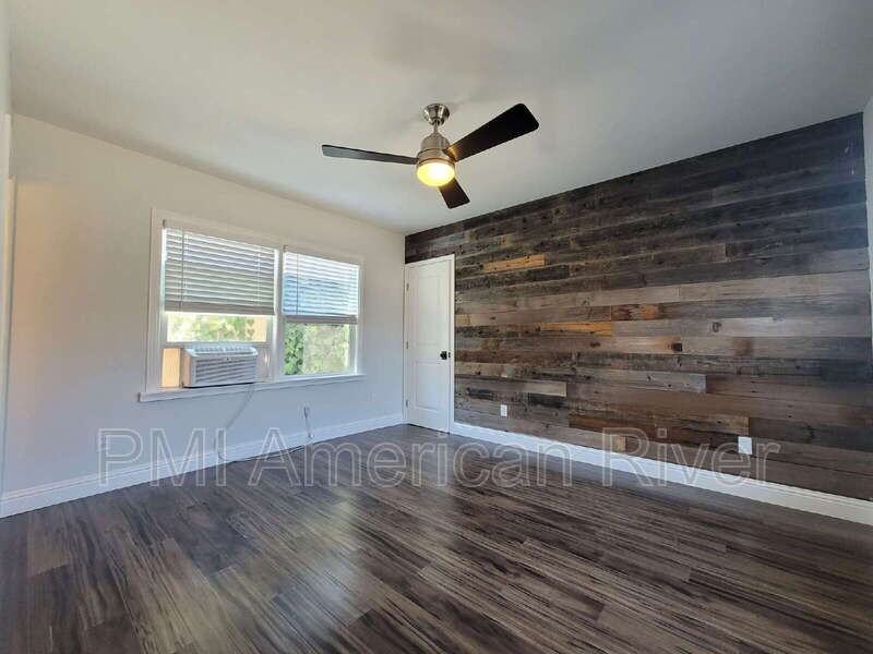 2100 36th St - Photo 7 of 12