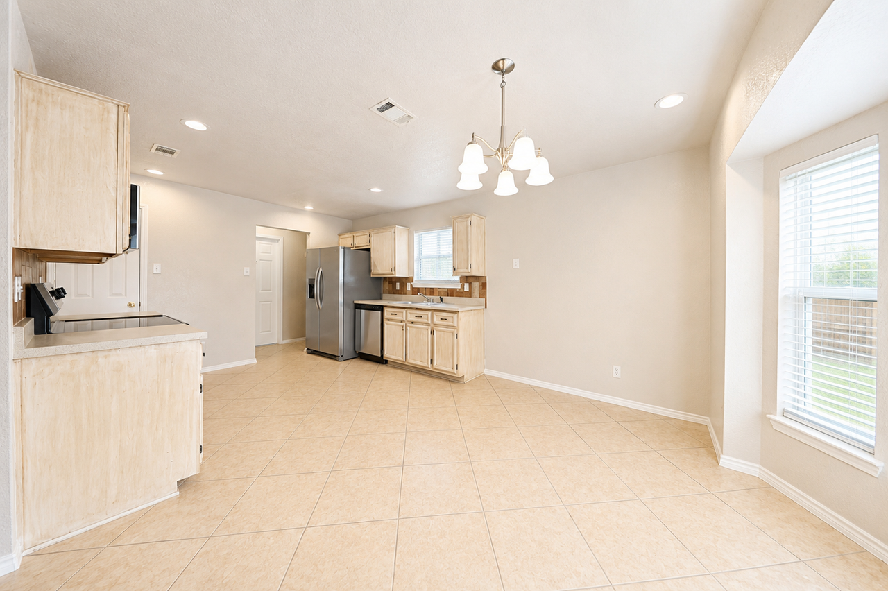 4400 Wade Dr - Photo 6 of 23