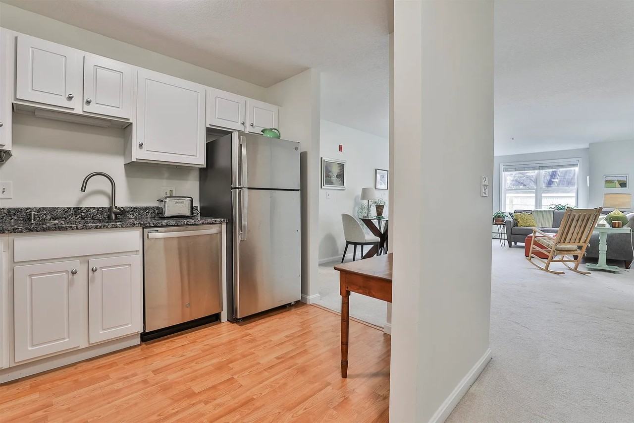 15 Lovell St #3 - Photo 4 of 15