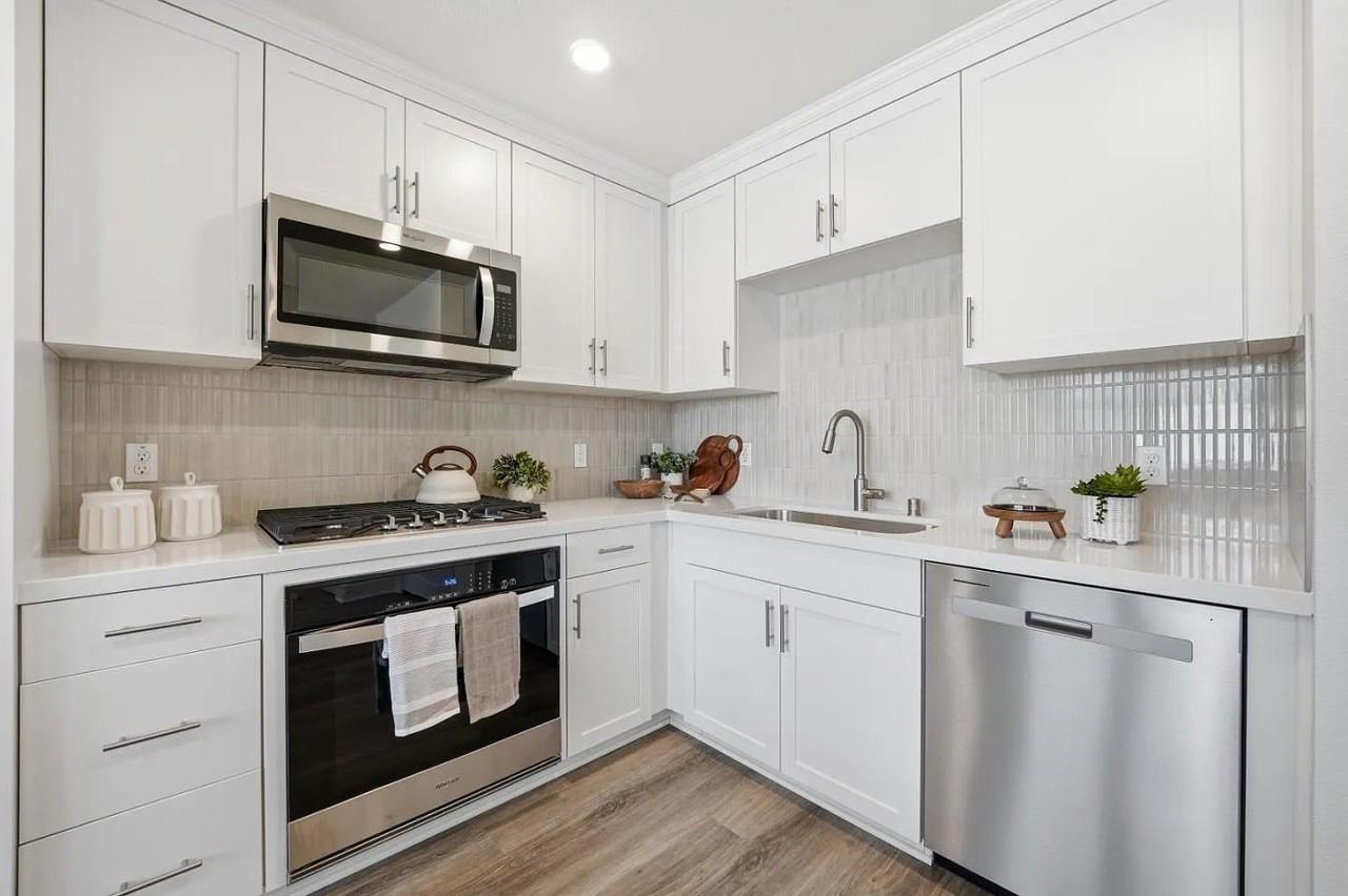 17050 Depot St #302 - Photo 3 of 15