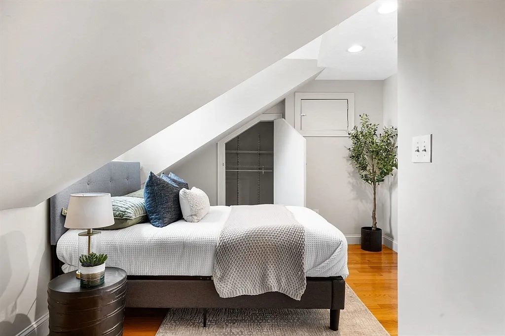 110 Chelsea St #3 - Photo 3 of 19