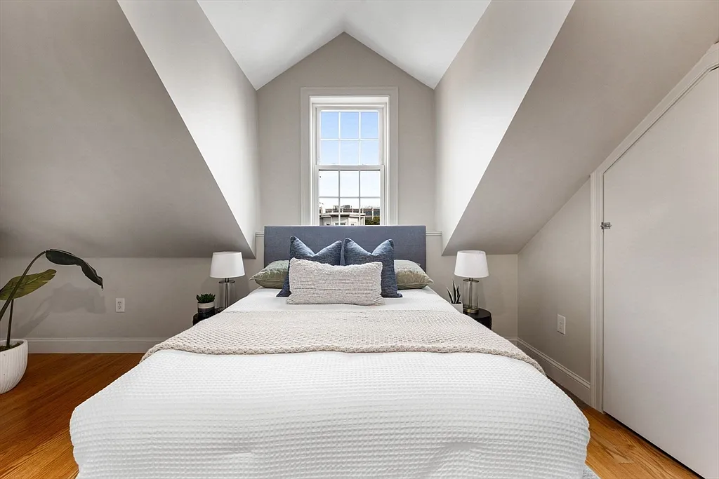 110 Chelsea St #3 - Photo 7 of 19