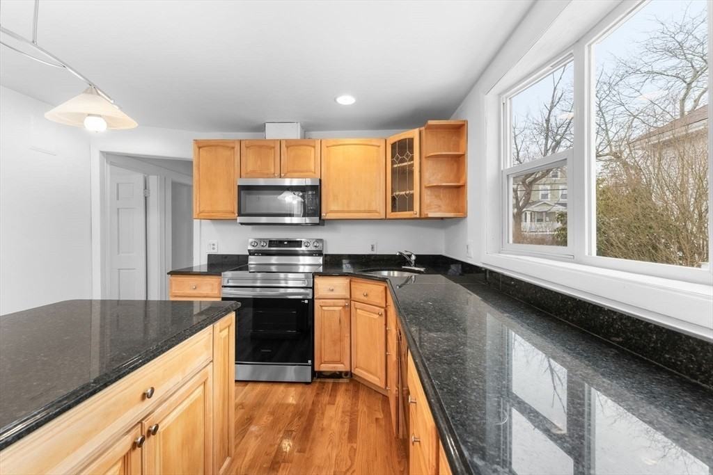 16 Concord Ave - Photo 2 of 23