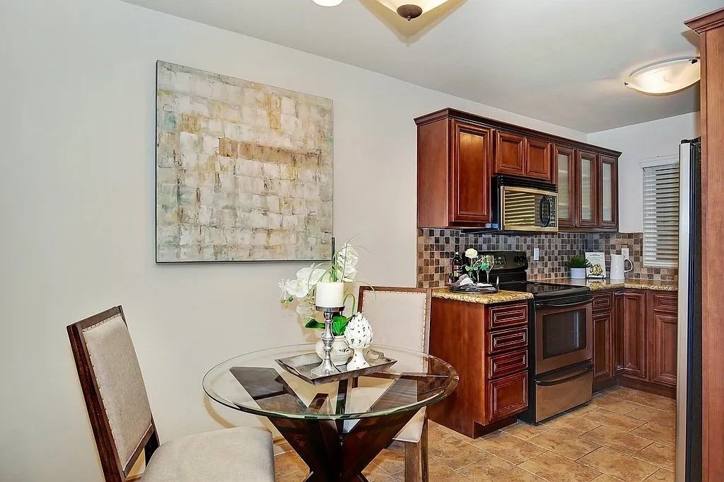 1030 Robinson Ave #107 - Photo 7 of 22