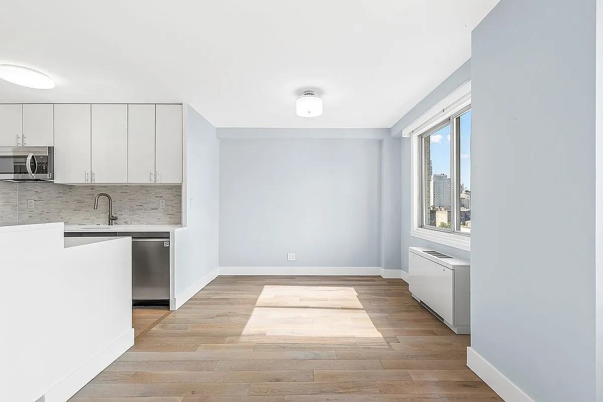 401 E 86th St - Photo 3 of 16