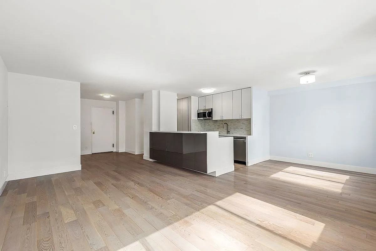401 E 86th St - Photo 4 of 16