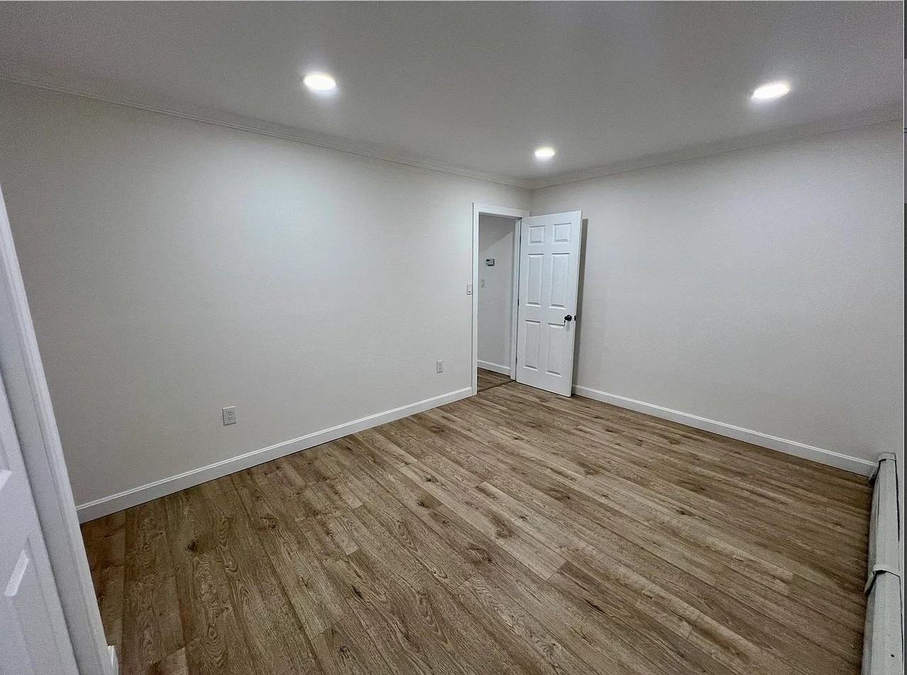 54 Boston St - Photo 5 of 7
