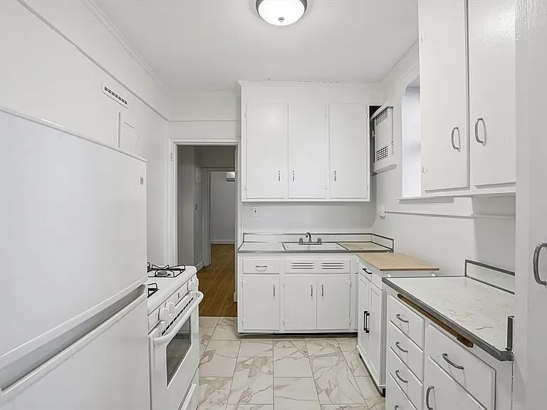 56 Elm St - Photo 3 of 8