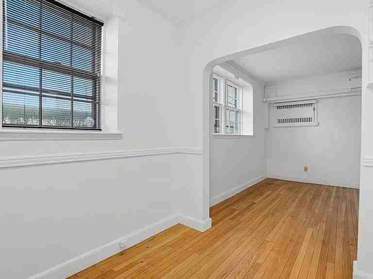 56 Elm St - Photo 5 of 8