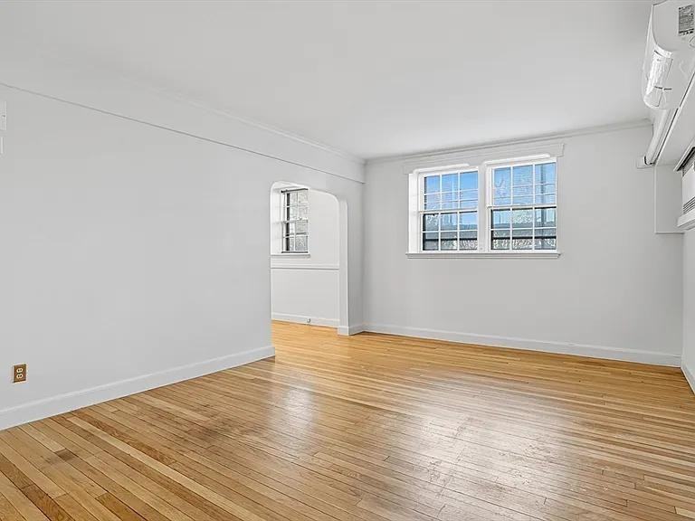 56 Elm St - Photo 6 of 8