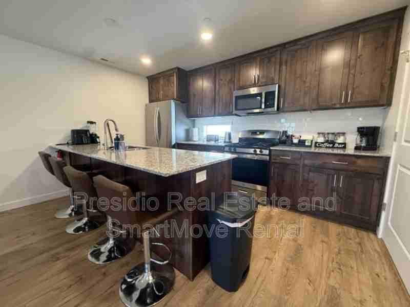 1590 Southwest #303 - Photo 5 of 14