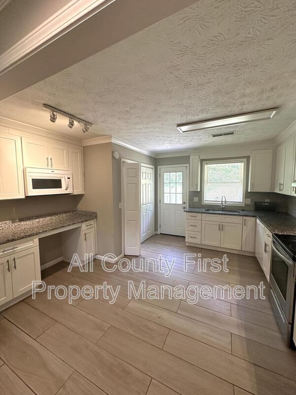 26 Paige St - Photo 3 of 9