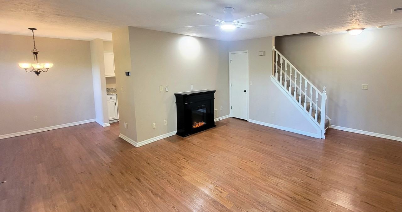 406 Waterside Ave #7 - Photo 3 of 20