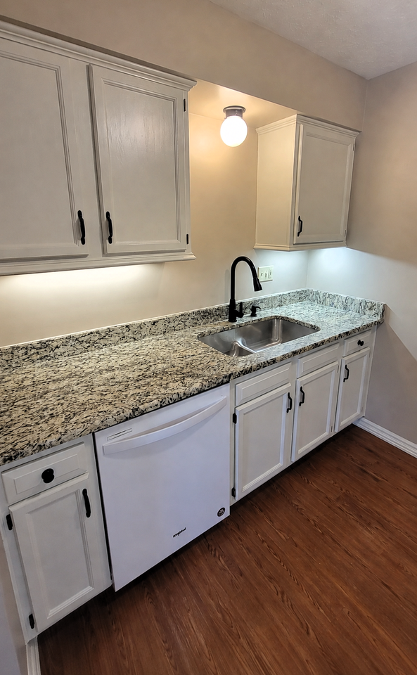 406 Waterside Ave #7 - Photo 7 of 20