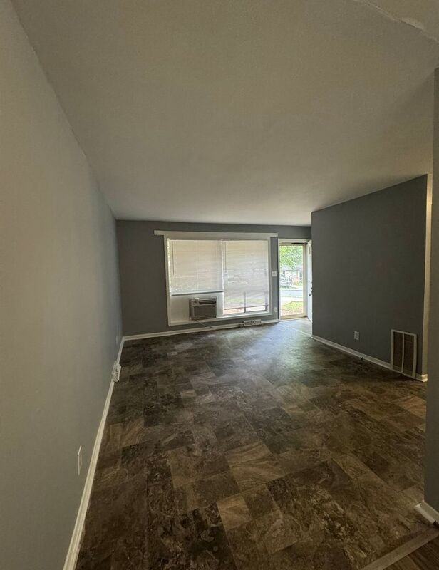 534 Camrose Dr - Photo 2 of 8