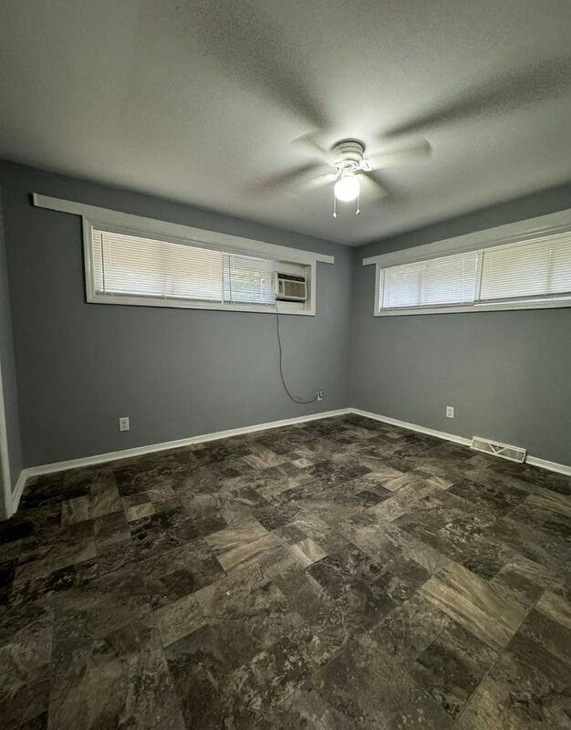 534 Camrose Dr - Photo 4 of 8