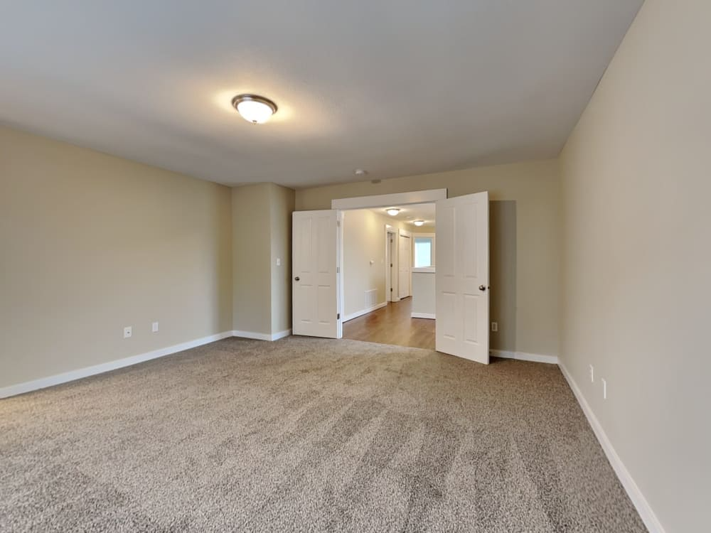 10202 185th Ave E #NA - Photo 2 of 7