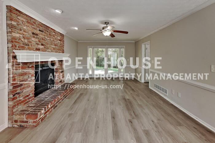 3867 Buckland Dr Sw - Photo 4 of 21