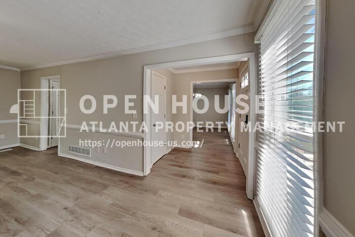 3867 Buckland Dr Sw - Photo 5 of 21