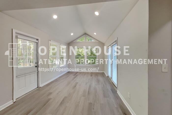 3867 Buckland Dr Sw - Photo 6 of 21