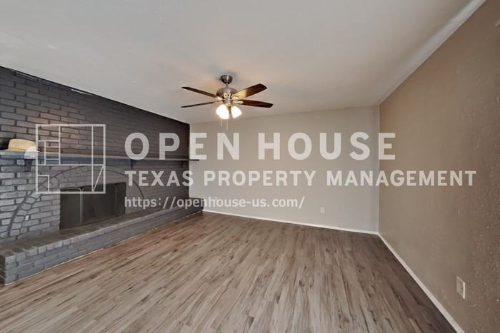 941 Whitehall Dr - Photo 4 of 20