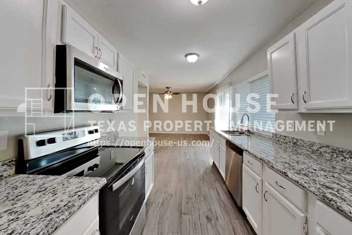 941 Whitehall Dr - Photo 7 of 20