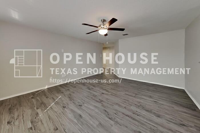 4941 Water Ridge Ln - Photo 4 of 20