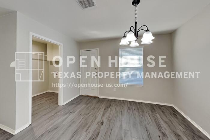 4941 Water Ridge Ln - Photo 6 of 20