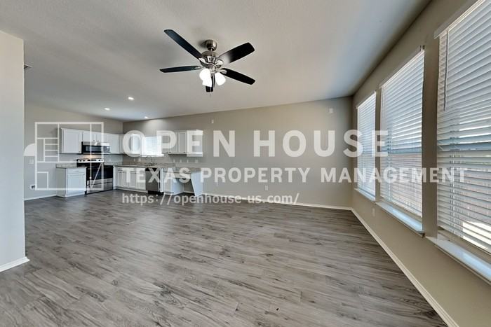 2617 Hilcroft Ave - Photo 7 of 22