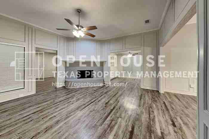 916 Green Brook Dr - Photo 5 of 23