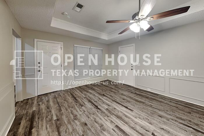 916 Green Brook Dr - Photo 6 of 23