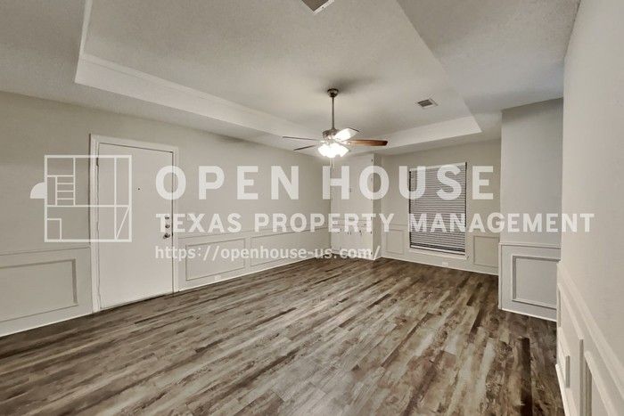 916 Green Brook Dr - Photo 7 of 23
