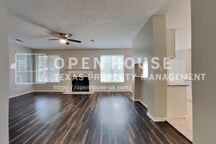 15907 Lausanne Dr - Photo 6 of 27