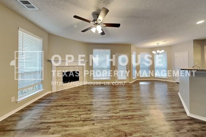 1716 Meyerwood Ln S - Photo 7 of 22