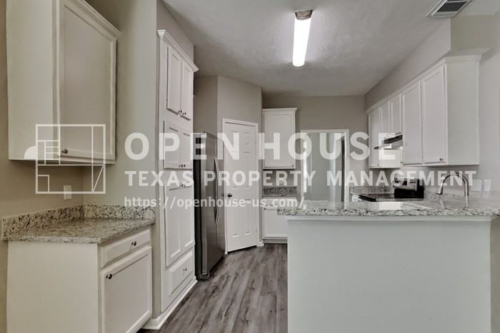 1906 Crescent Oak Dr - Photo 5 of 20