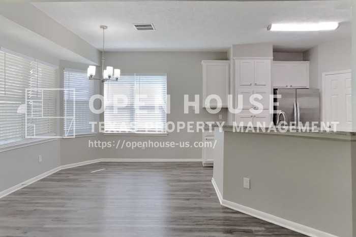 1906 Crescent Oak Dr - Photo 6 of 20