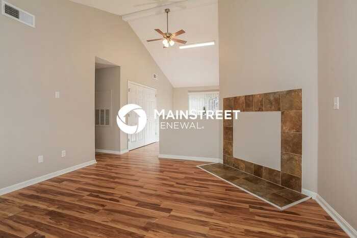 12110 Winding Spring Ct - Photo 5 of 16
