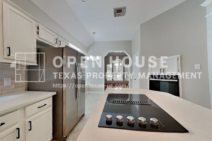 7219 Bethany Bay Dr - Photo 6 of 21