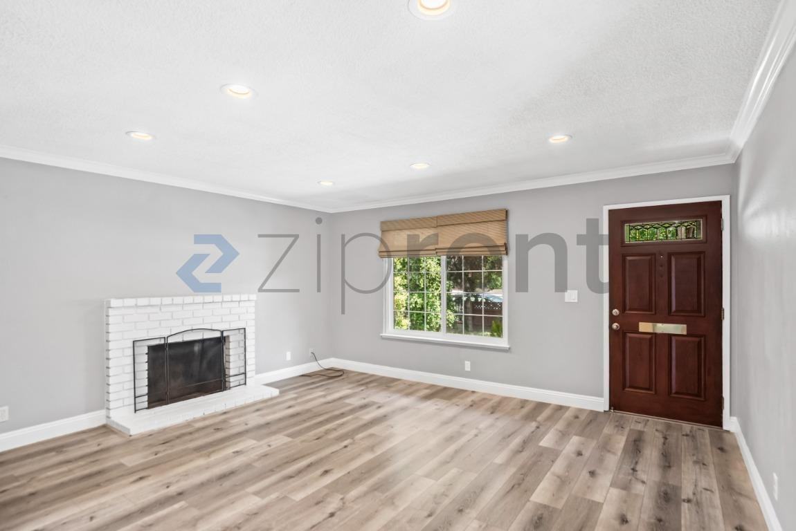 1427 Flickinger Ave - Photo 7 of 29