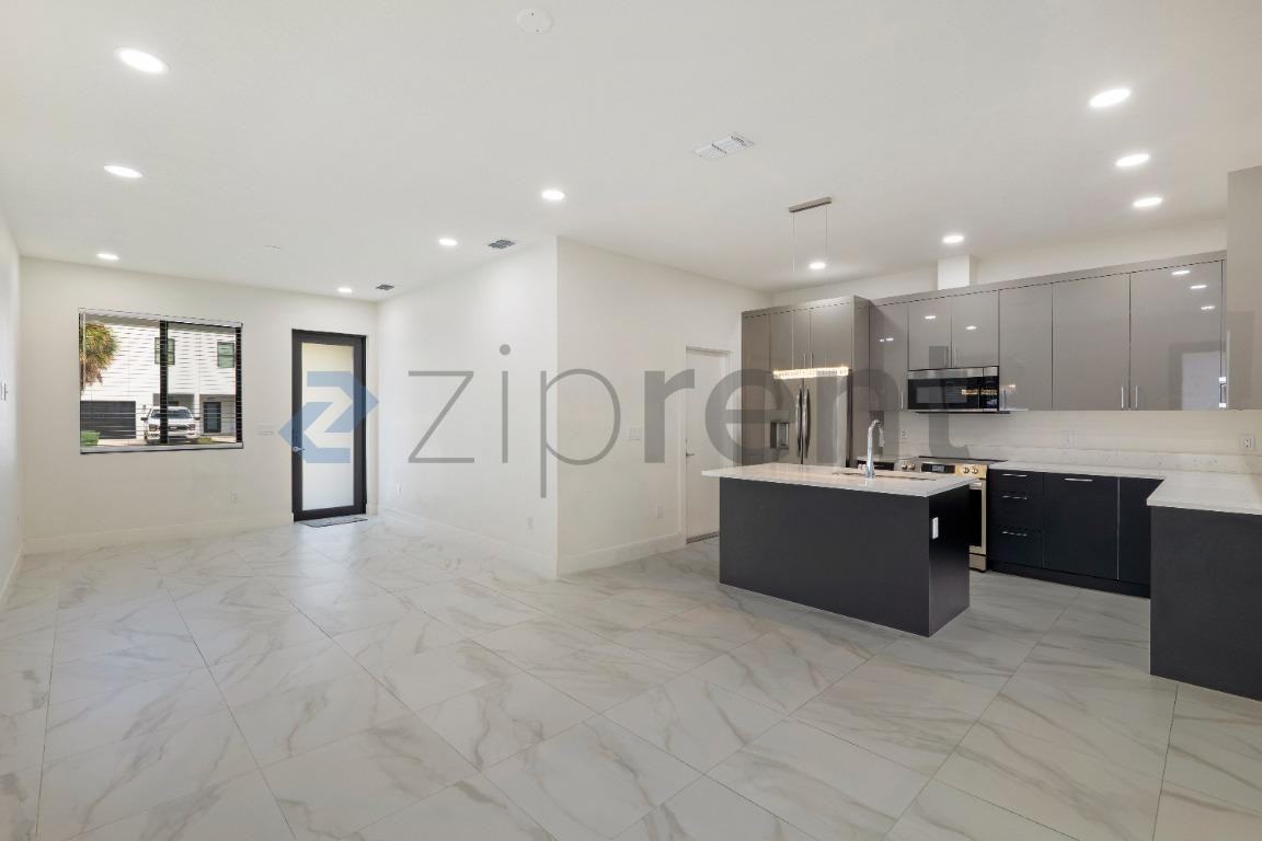 4108 N Thatcher Ave #B - Photo 5 of 23
