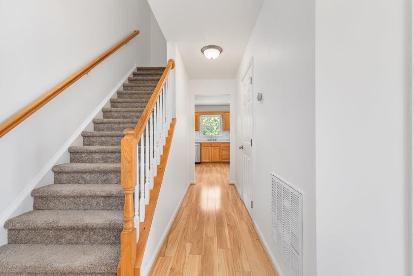 395 Stonewall St - Photo 6 of 11