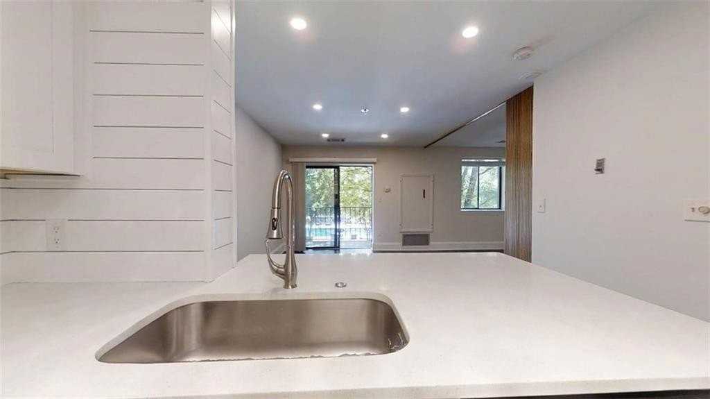 300 Johnson Ferry Rd Ne #A206 - Photo 7 of 22