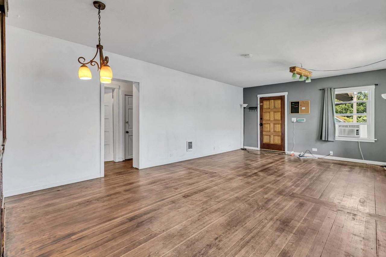 1426 S 54th St - Photo 6 of 11