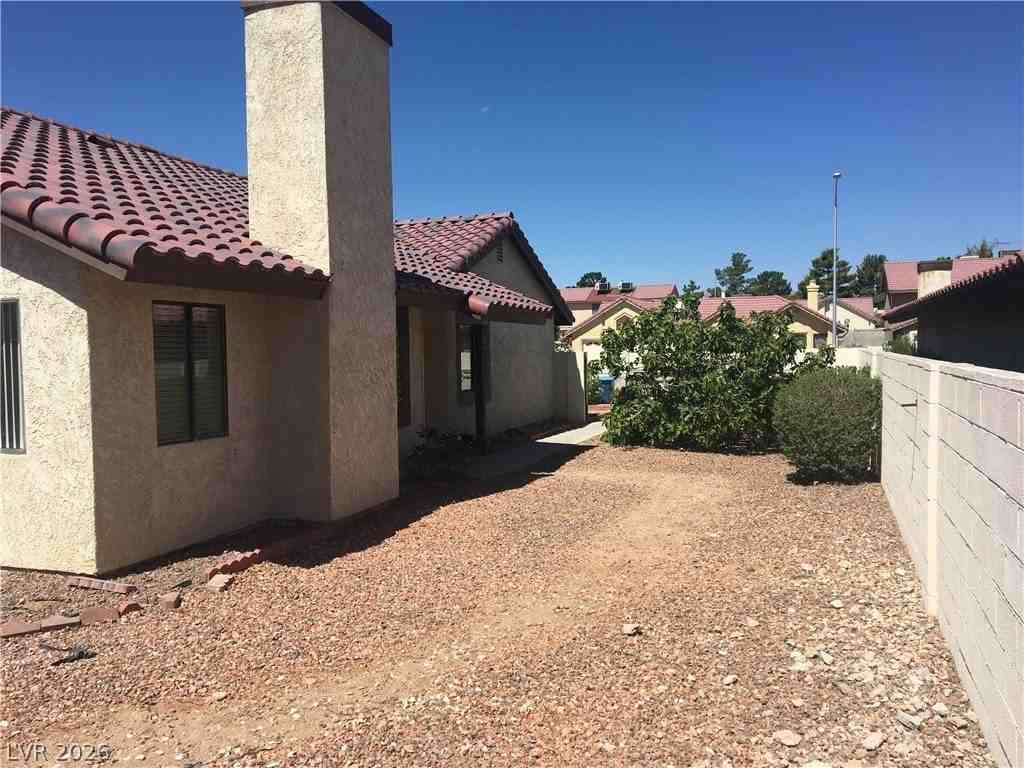 3966 Avocado Dr - Photo 5 of 12