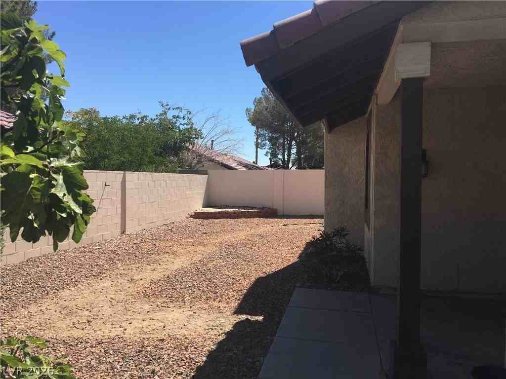 3966 Avocado Dr - Photo 6 of 12