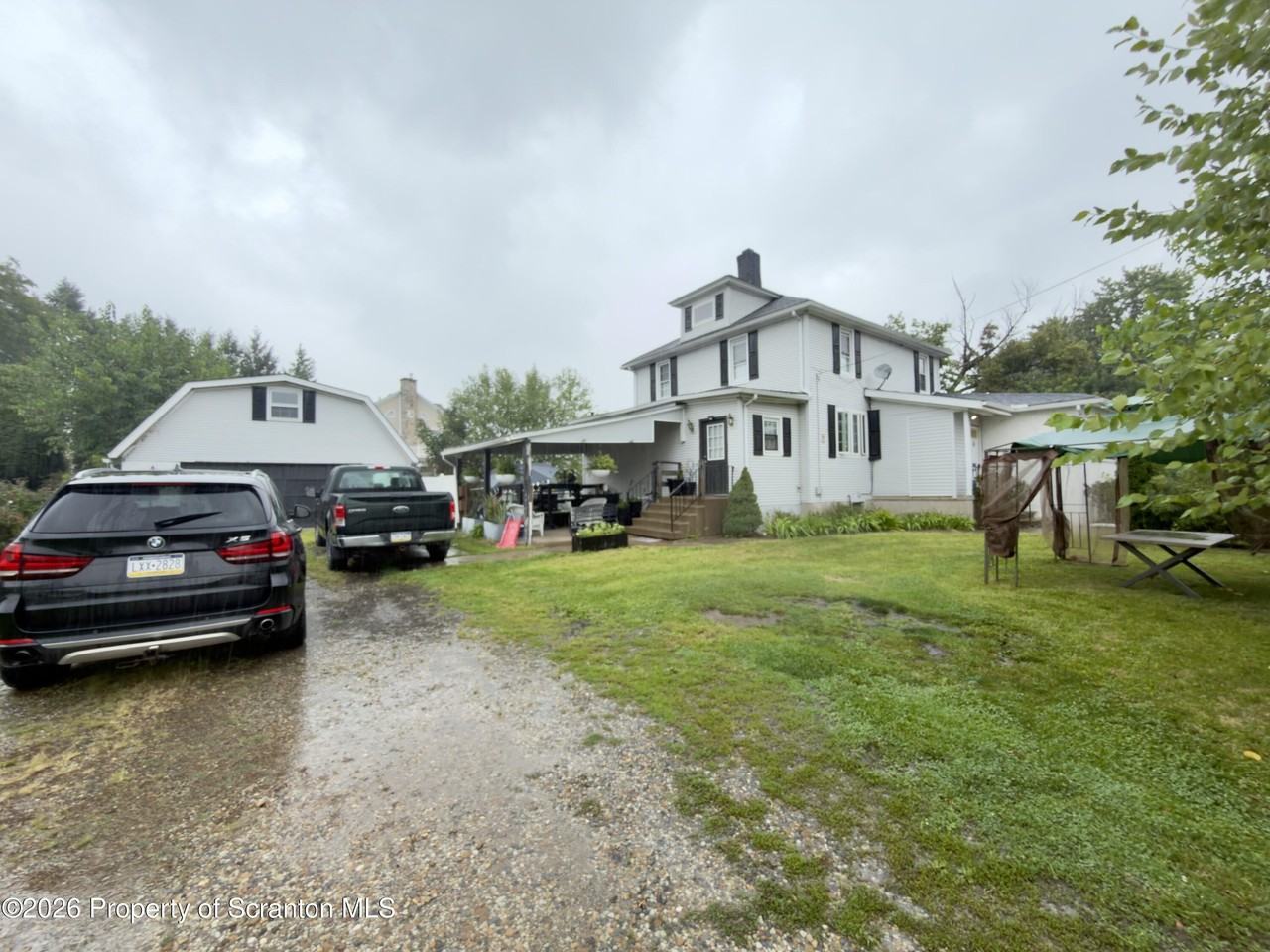 536 Moosic Rd #2ndFL - Photo 4 of 16