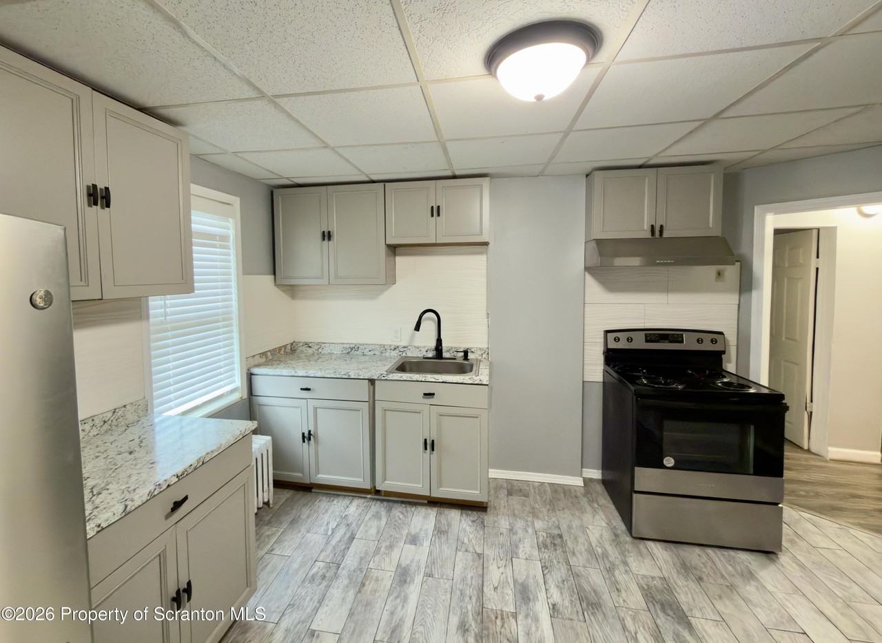 536 Moosic Rd #2ndFL - Photo 6 of 16