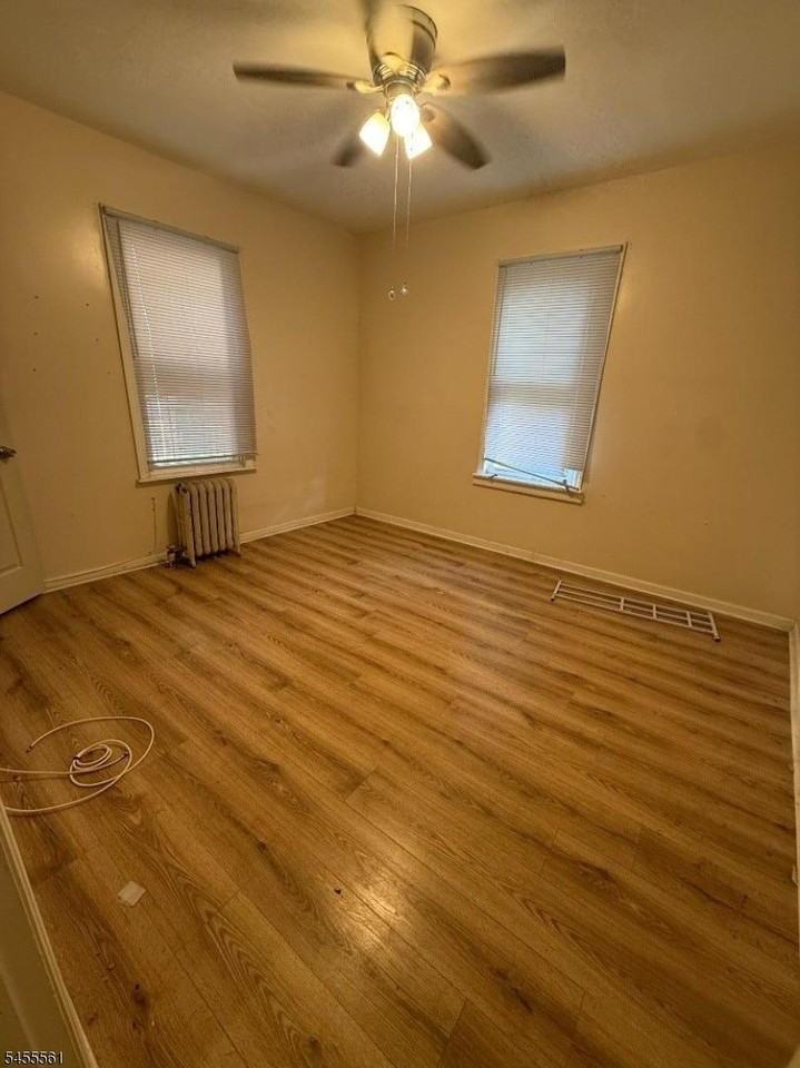 12 Belmont Ter #1L - Photo 3 of 9