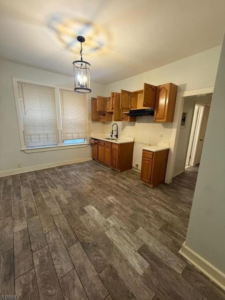12 Belmont Ter #1L - Photo 4 of 9